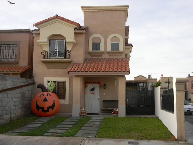 Se Traspasa casa en Fracc Privado en Gran Venezia al Poniente de la ciudad