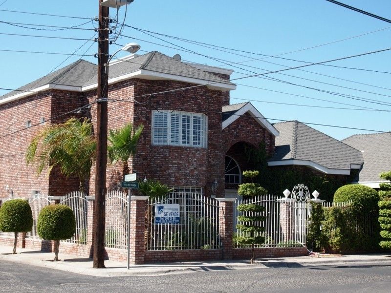 Casa en venta Fracc. Jardines del Lago