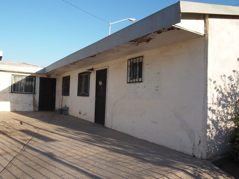 Terreno y Construcción en Colonia Baja California