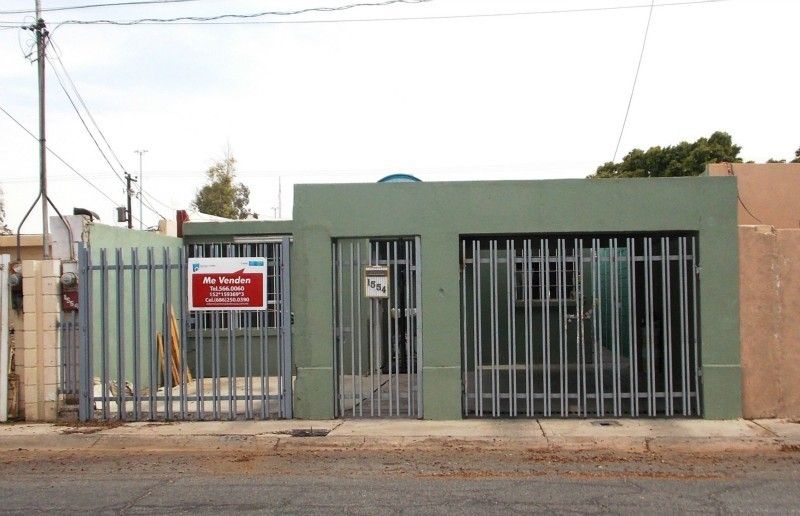 Casa en Venta  Villas del Real a 2 cuadras de Lázaro Cárdenas