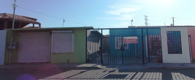 Casa con local extra en venta ubicada en Residencial El Dorado