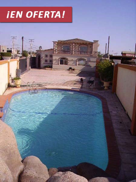 Súper amplia Casa con Alberca ubicada en Villas del Palmar