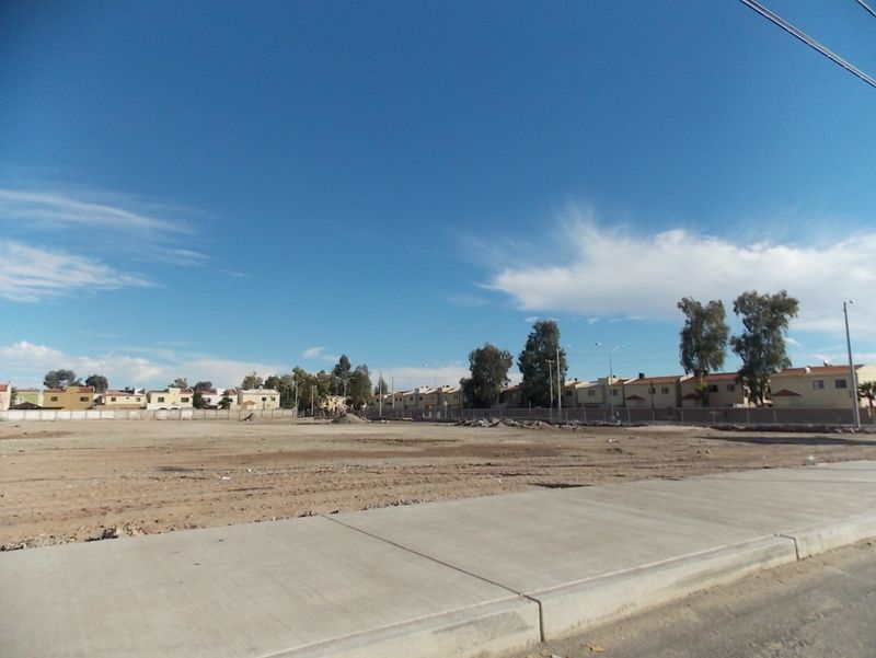Terreno  en  Av. Eucaliptos casi esq con Blvd. Gomez Morin , fte a San Sebastián