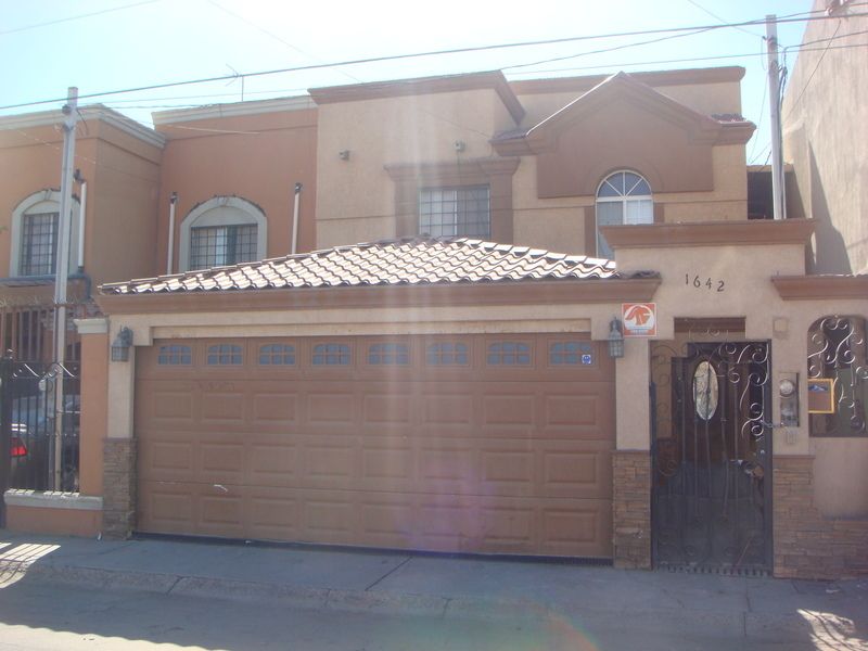 Renta bonita casa en Fracc. Jardines de la Arboleda