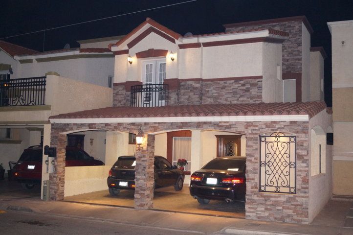 Preciosa casa frente al parque en Real del Sol II