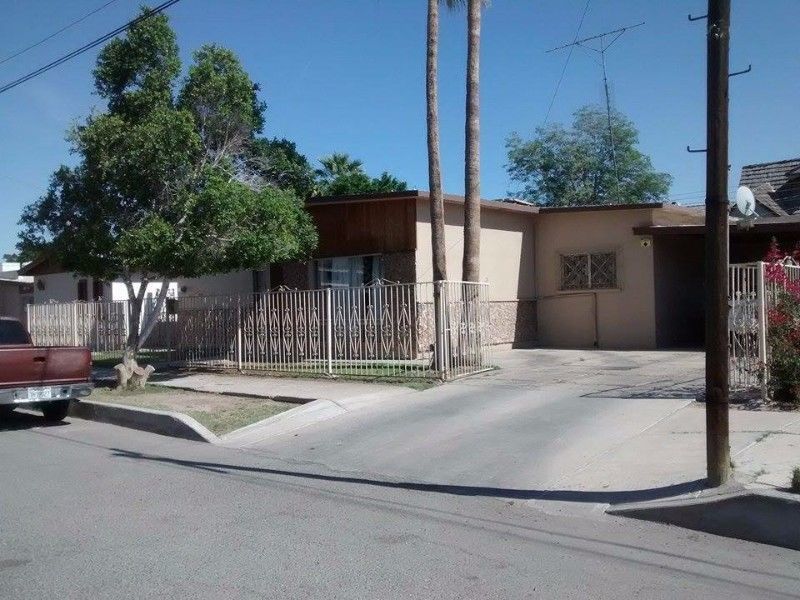 Atractiva casa en venta en Villafontana con amplio jardín