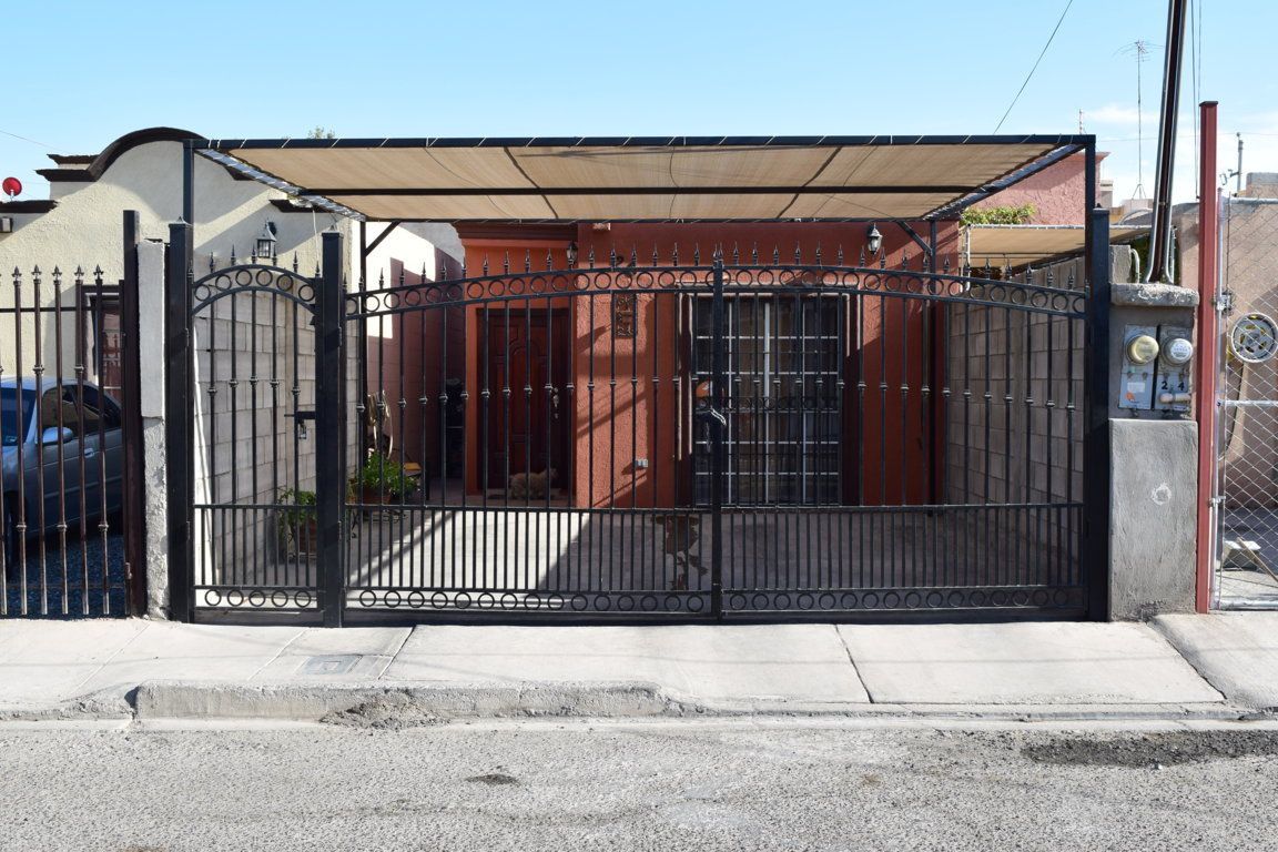 Excelente casa en venta en El Campanario.