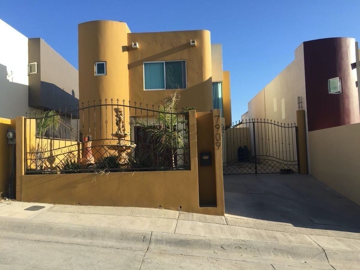Renta amplia casa en Residencial San Agustín