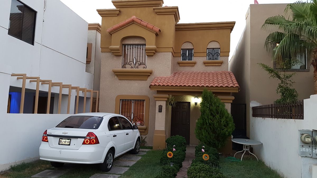 Bonita casa en venta ubicada en Montecarlo Residencial.