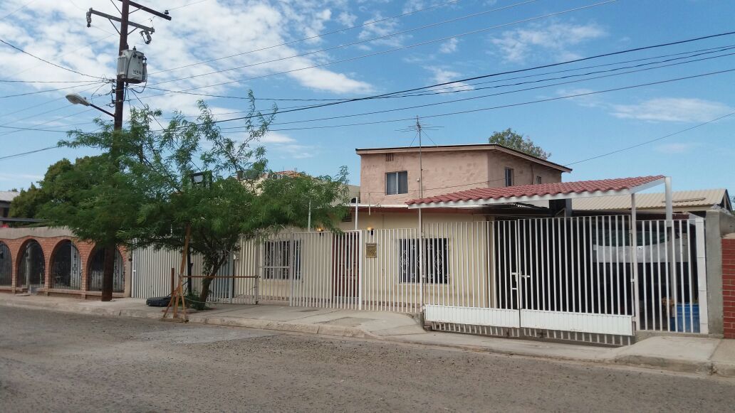 Amplia y bonita casa en Colonia Aurora.