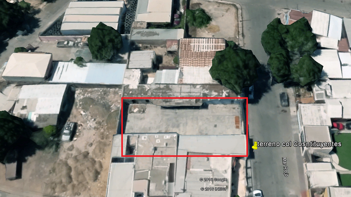 Amplio terreno con construcción en Fraccionamiento Constituyentes (Anáhuac)