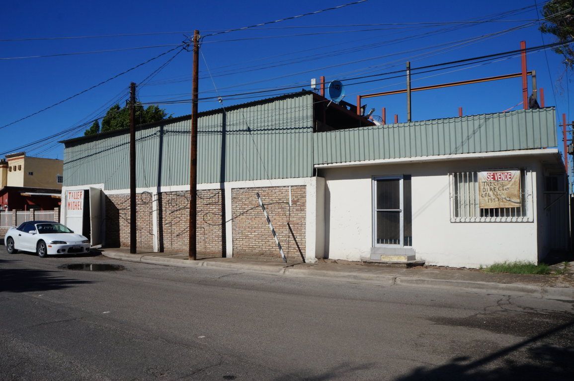 En venta terreno con construcción en Colonia Libertad.