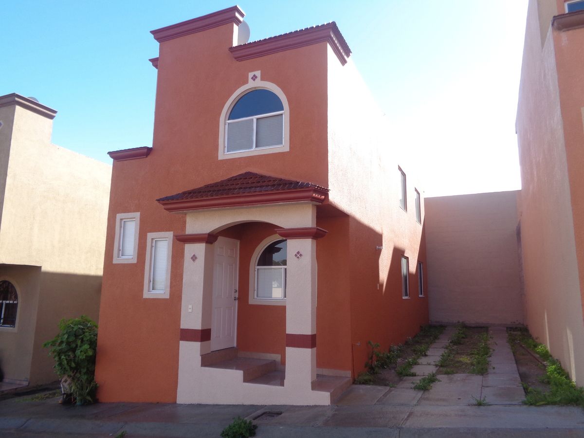 Atractiva casa en La Mesa a 1 minuto de Swap Meet Siglo XXI