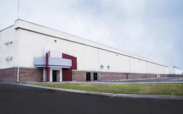 Renta nave industrial de 9,011 m²  cercano a Garita Comercial