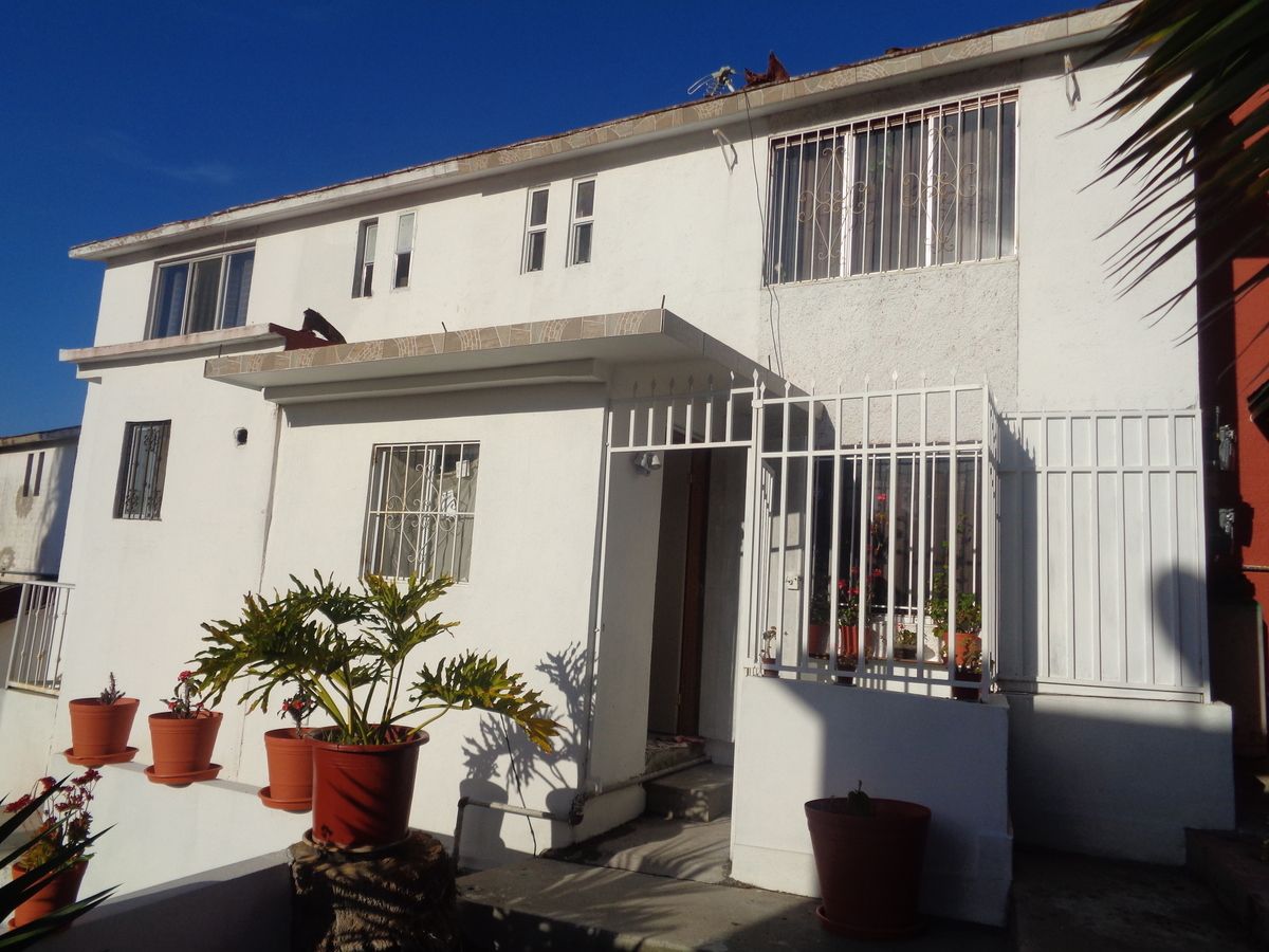 Casa super ubicada en Colinas de Agua Caliente !
