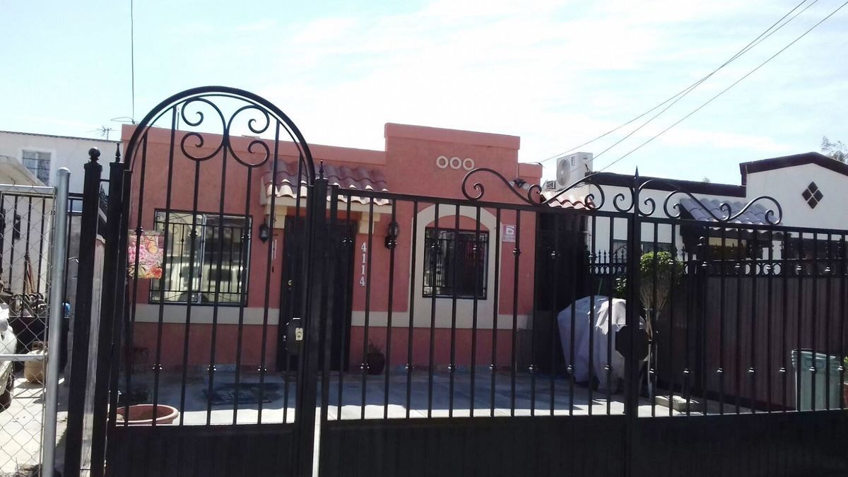 Económica casa en venta en Villa del Roble ¡EN CALLE CERRADA!