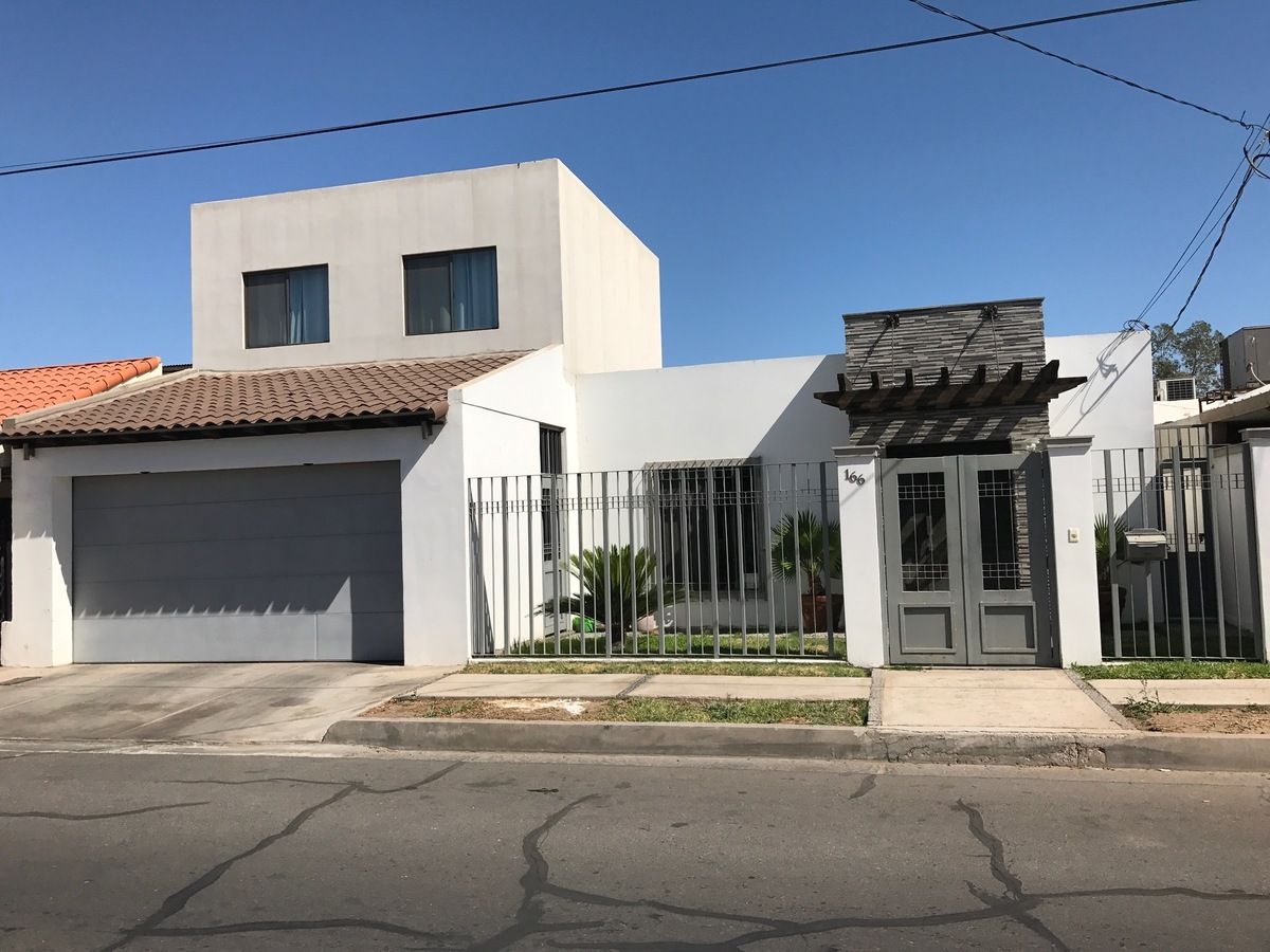 ¿Necesitas una casa equipada? Esta opción en Villafontana puede ser tuya.