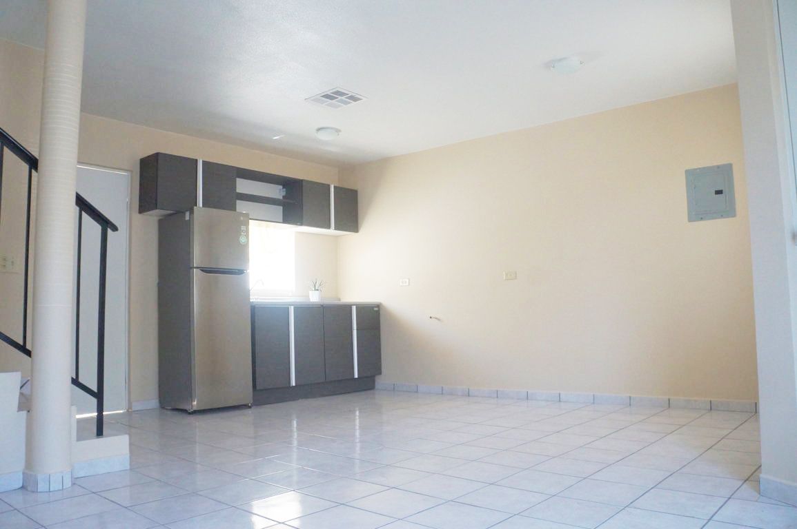 Vive en Los Laureles, casa en venta de 2 recámaras.