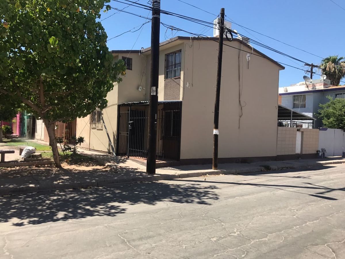 Residencia en venta en Fovissste.