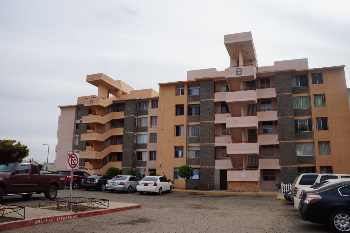 Adquiere departamento semi-amueblado en Rosarito!