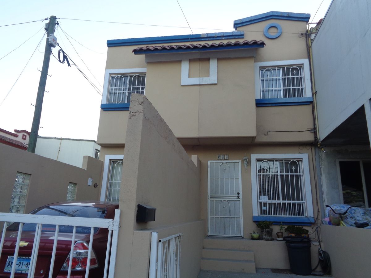 Bonita casa super ubicada en Residencial Agua Caliente!