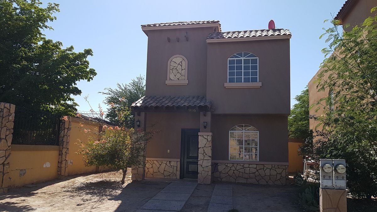Casa en esquina en Camino Viejo