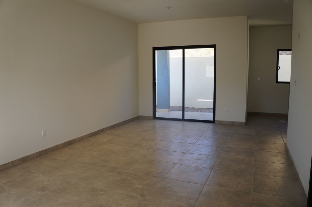 Nueva casa en venta a 5 minutos de Blvd. Fundadores !