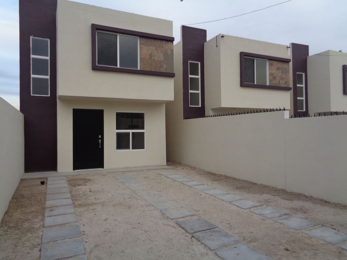 Aparta tu casa en preventa en Los Pinos a 1 cuadra de Blvd. Diaz Ordaz !