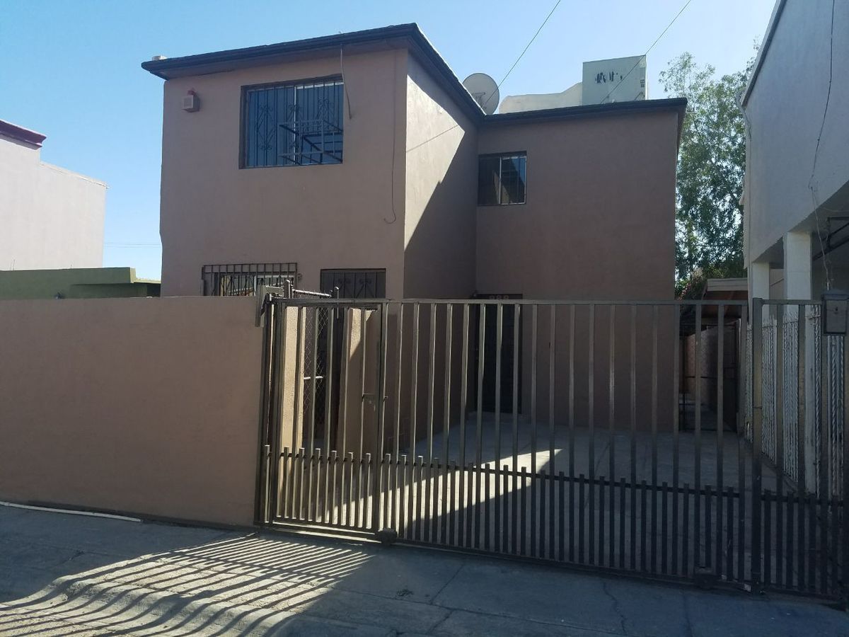 Bonita casa en venta ubicada en Los Flores