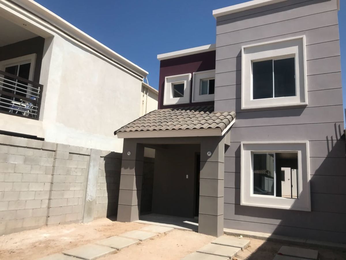 Renta casa en Villa del Cedro Residencial. Ubicado cerca de calle Novena.