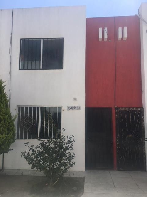 Económica propiedad con excelente ubicación en Terrazas de la Presa !