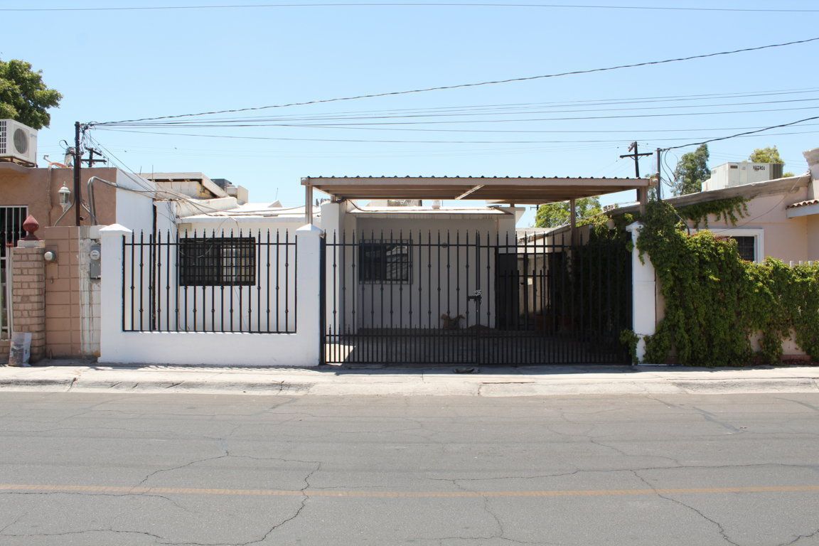 Se vende casa cerca de Calz. Anáhuac