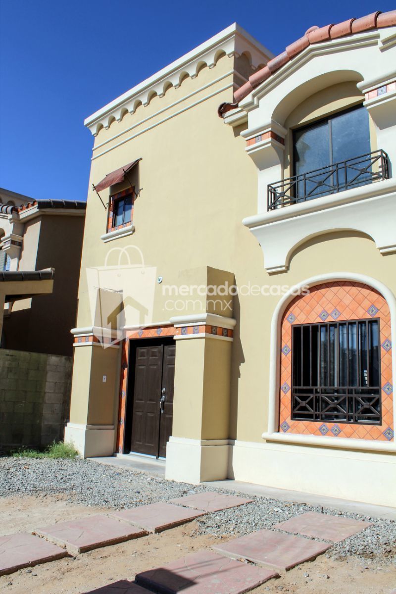 Recién remodelada en Fracc. Roma (frente a Venezia)