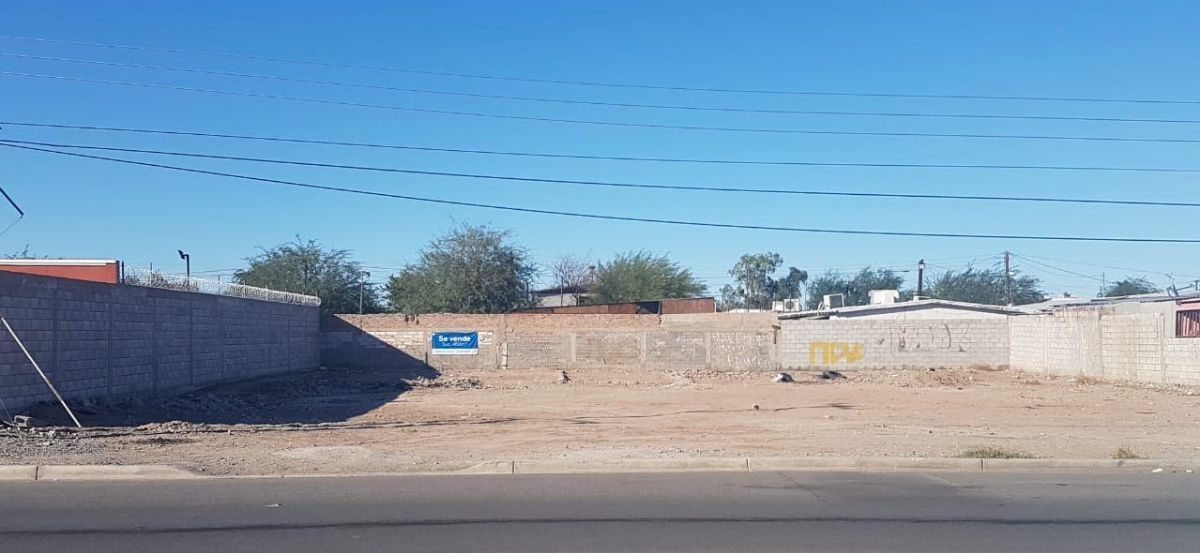 Terreno a unas cuadras de Calle. H. Colegio Militar