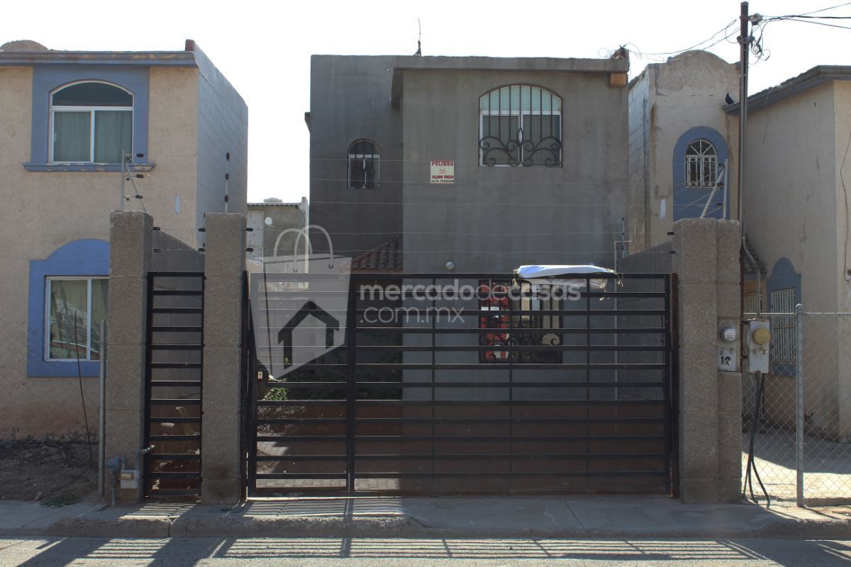 Económica, espaciosa y cómoda casa de 2 niveles en el Campanario