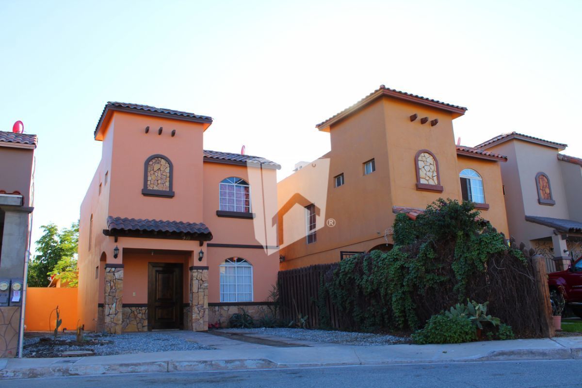Excelente casa rústica en Venta a una cuadra de Calz. Terán Terán