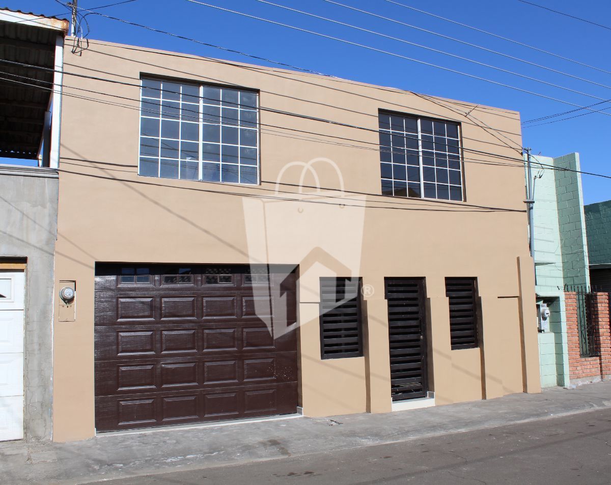 Amplia vivienda a una cuadra de Río Nuevo