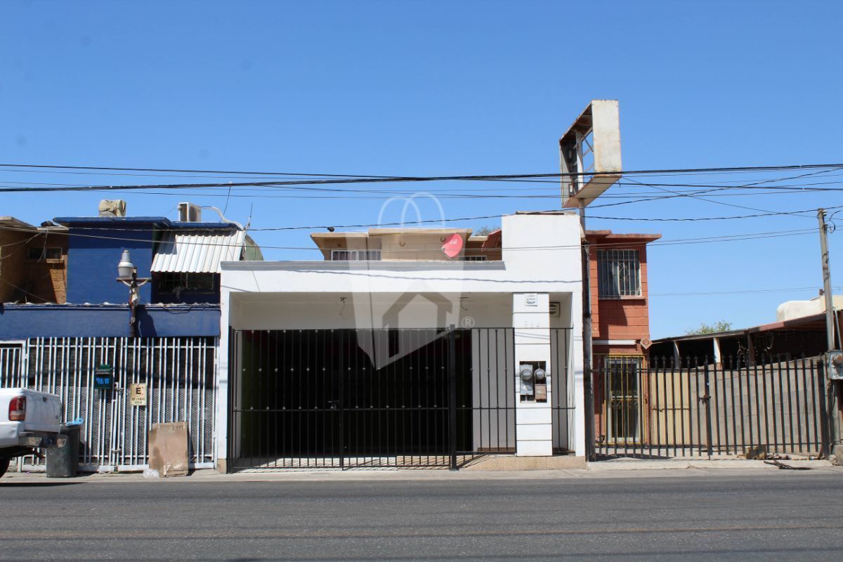 Casa con vocación comercial ubicada sobre Calle Cuarta