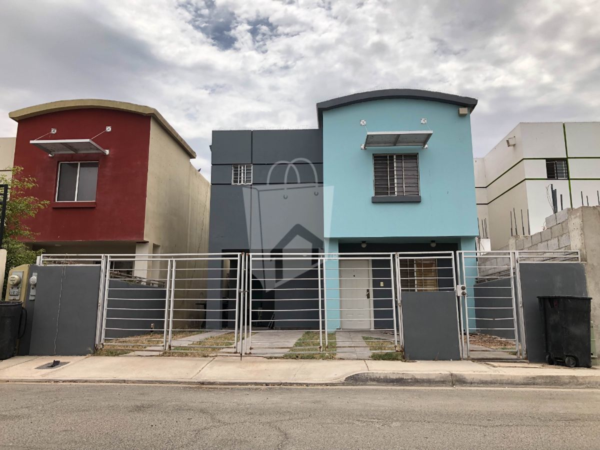 Oportunidad de adquirir excelente casa en Lagos del Sol