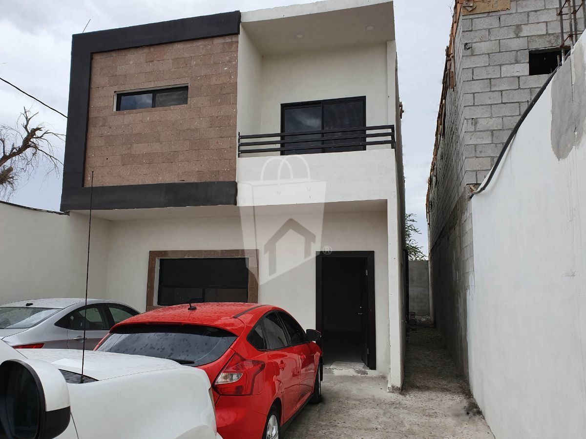 Bonita casa nueva en venta en Segunda Sección