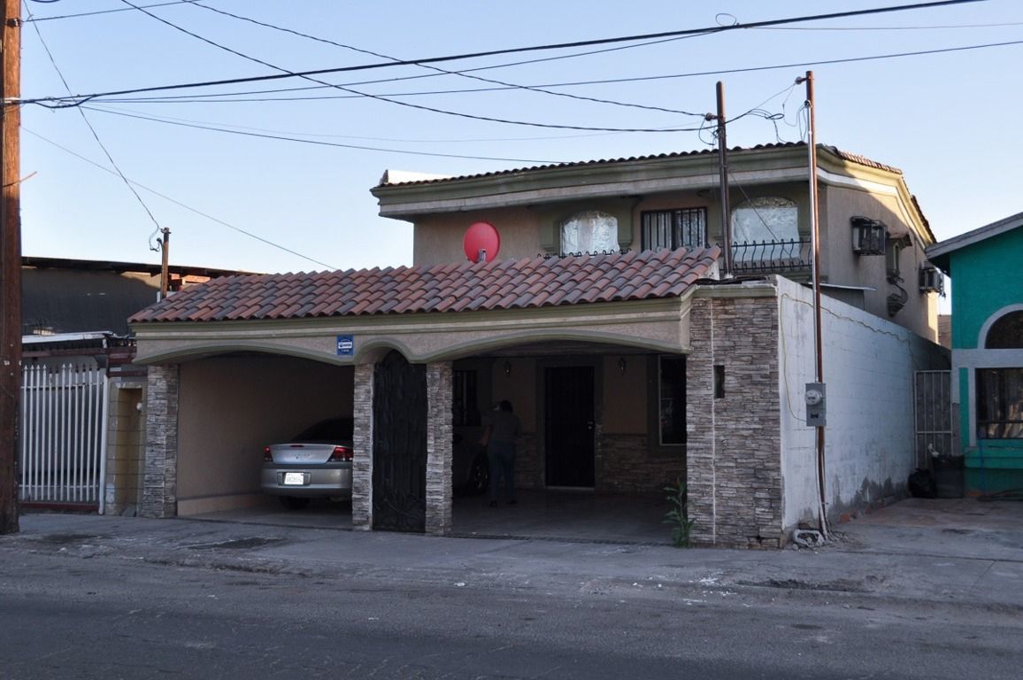 Residencia de 4 recámaras en Jardines del Lago
