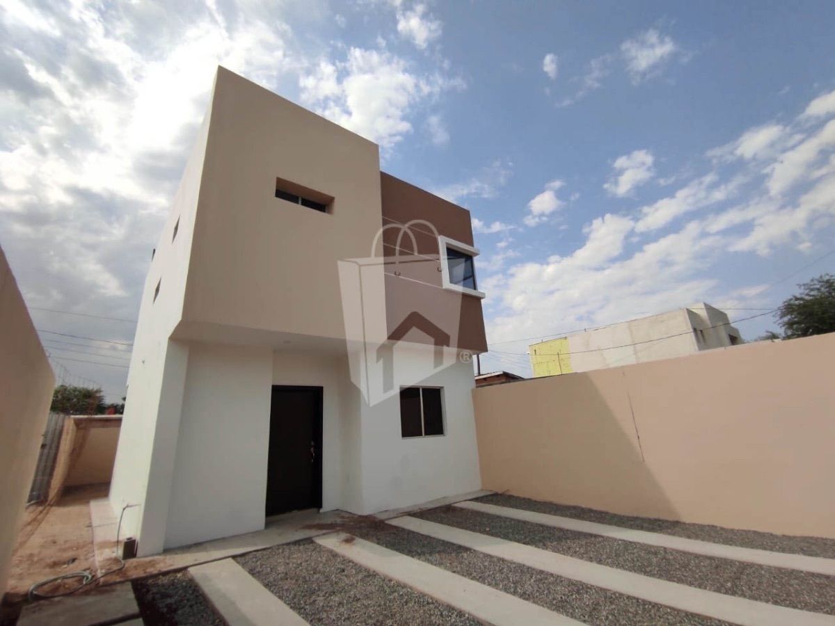 Casa nueva en venta a una cuadra de Calz. Macristy