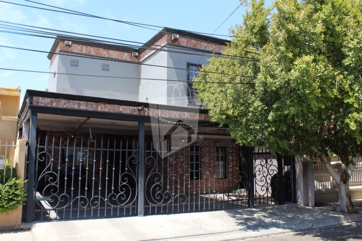 Moderna casa en Venta en Villafontana