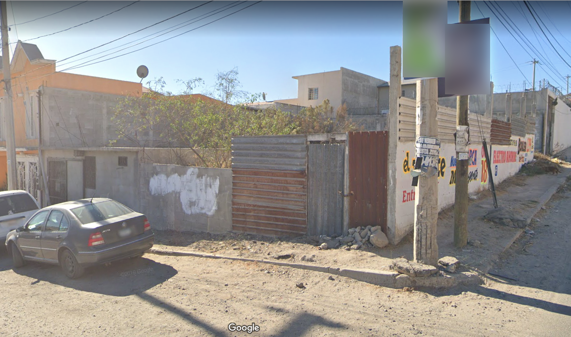 Terreno comercial/habitacional en esquina de 280m² en Lomas de la Presa