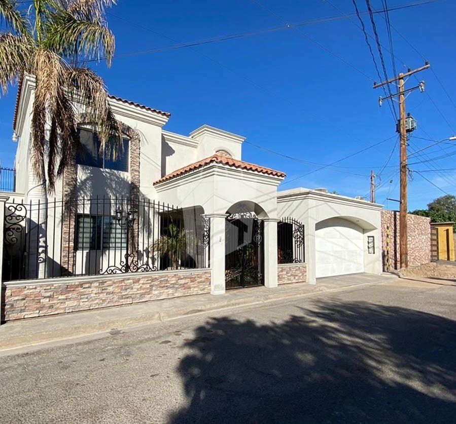 Residencia en Venta a 2 min de Blvd. Lazaro Cárdenas y Blvd. Benito Juárez