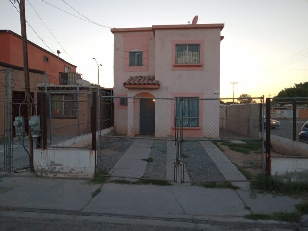 Casa en Venta en esquina en Villa Florida
