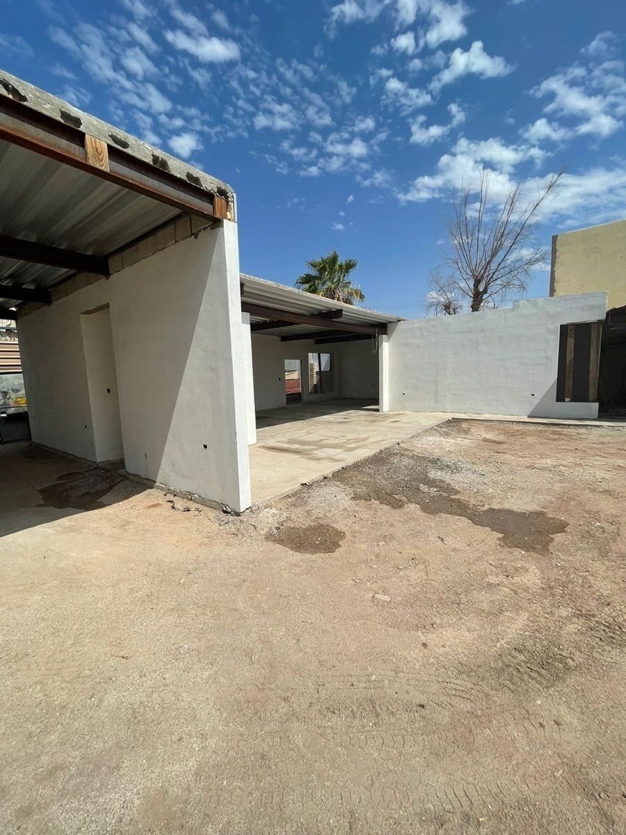 Terreno habitacional con 450m2 de construcción en Col. Imperial