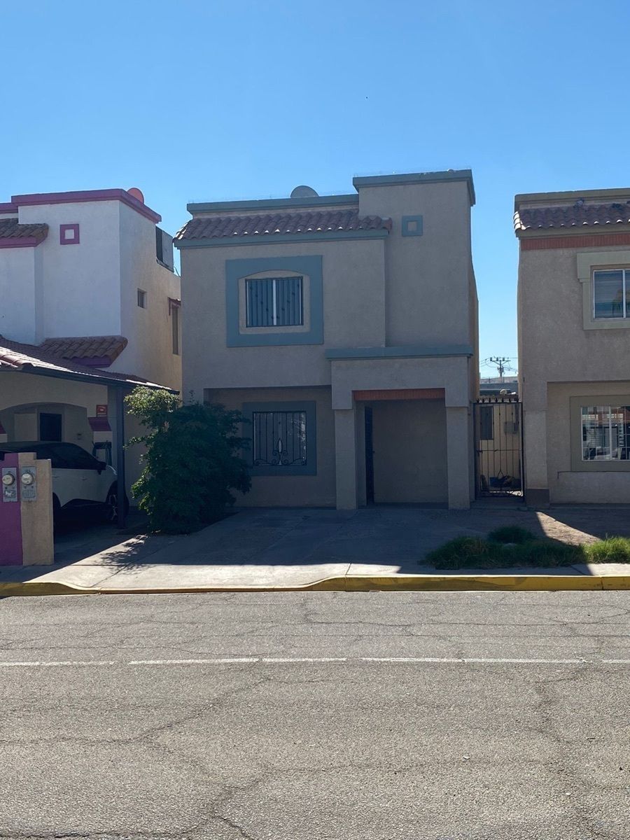 Casa en Venta en Andalucia Residencial a 2 min de Juventud 2000