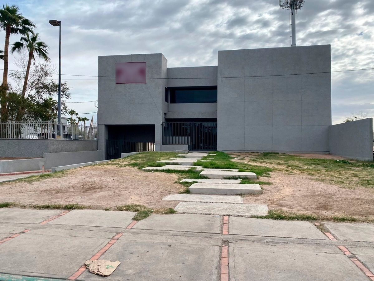 Edificio Comercial de 798m2 de superficie en Centro Cívico