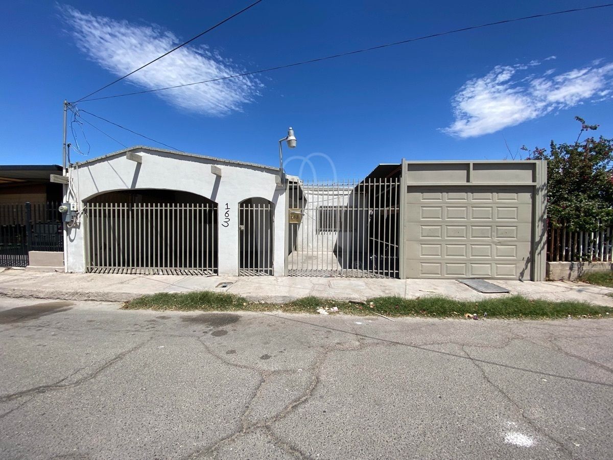 ¡Excelente y céntrica ubicación! Casa de 1 nivel en Residencias.
